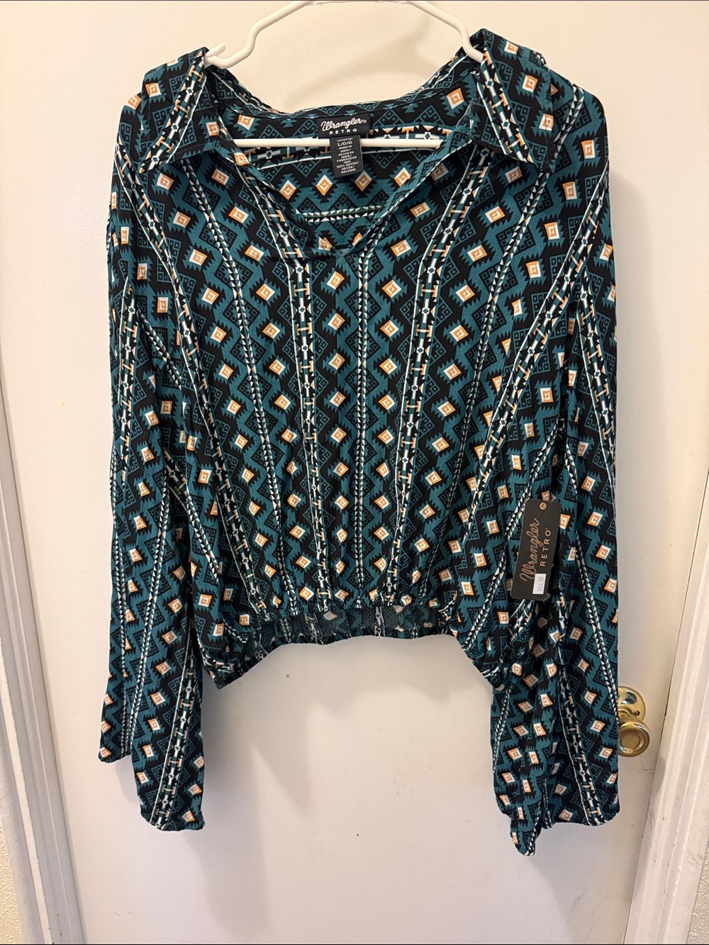 NWT Wrangler Retro Teal Geometric Cropped Long-Sleeve Top